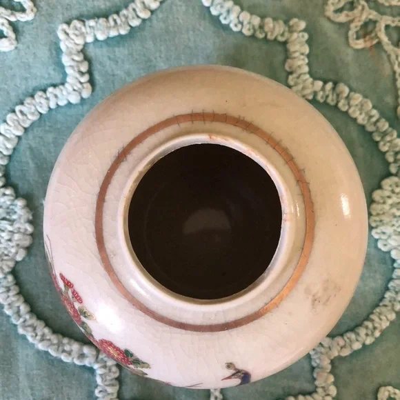 Small Beige & Metallic Gold Japanese Porcelain Ceramic Jar With Peacock Birds - Picture 5 of 15